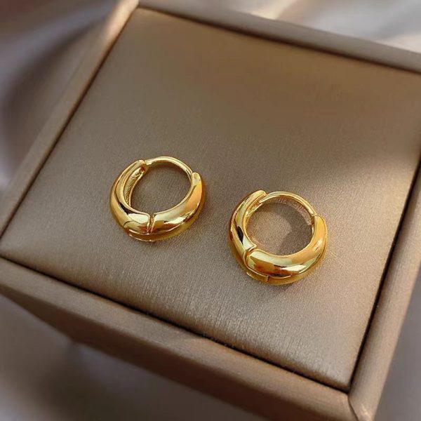2024 New French Hepburn Style Retro Circle Water Drop Earrings Light Luxury Gold Versatile Plain Ring Titanium Steel Earrings Women - Image 2
