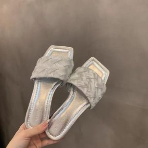 Internet celebrity flat slippers women's design sense niche casual braided belt summer slippers open toe wear one-line sandals