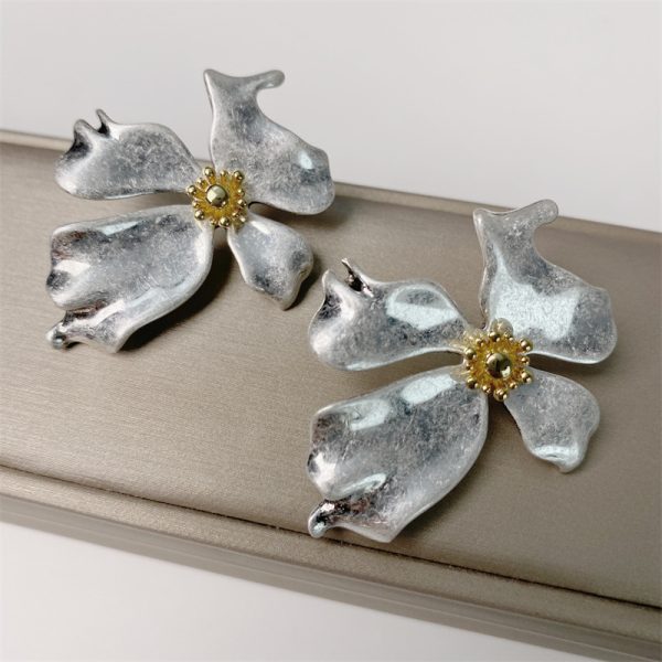 CE family niche European and American vintage French flower large earrings metal aged texture Hong Kong style earrings s925 silver stud earrings