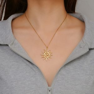 European and American cross-border Amazon popular sunflower necklace women's personality gold hollow pendant fashion simple clavicle chain