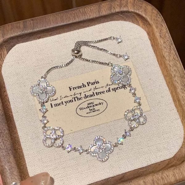 S925 sterling silver gold sense lucky four-leaf clover bracelet delicate white light luxury French adjustable hand ornament women - Image 3