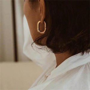 High-end earrings women's French U-shaped earrings simple and cool wind circle earrings earrings women's exquisite versatile earrings