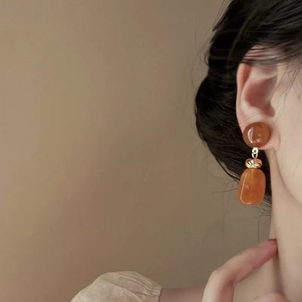 French retro irregular blended geometric earrings female niche design earrings temperament light luxury high-end earrings - Image 2