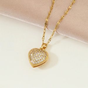Light luxury temperament, gorgeous peach heart, pearl shell necklace, female Internet celebrity, wild clavicle chain, titanium steel chain