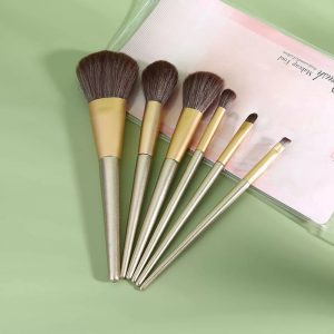 Japanese and Korean style exquisite makeup brushes 6 pcs 3 large and 3 small makeup brush set Beauty tools makeup brushes are on sale