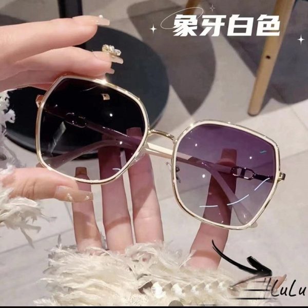 Sunglasses are versatile, fashionable, large-framed, thin, women's sunglasses, UV-proofing, popular metal glasses, and glasses