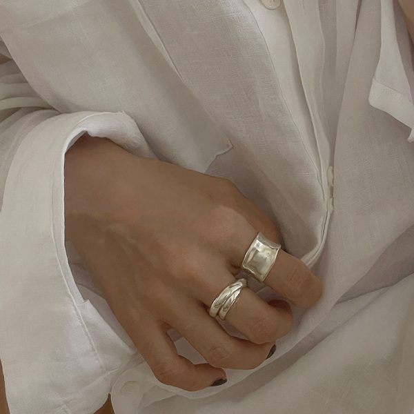 Vintage simple wide ring women's minimalist fashion personality versatile matte gold and silver two-tone open index ring ring - Image 4
