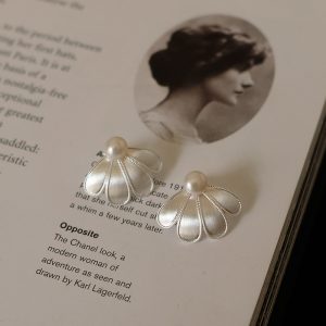 New Chinese style brushed petals, natural pearl buds, earrings, niche and unique 925 silver needles