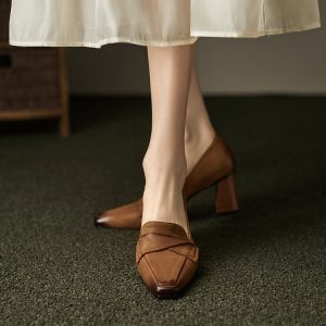 Brown French sheepskin single shoes women's small square toe thick heel retro business women's shoes young and middle-aged temperament high heels