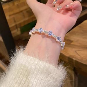 Super flash zircon bracelet women's light luxury delicate niche high-end French bracelet crystal shining diamond design hand jewelry