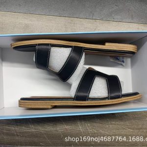 009 Widened and Fat Plus Size Women's Summer Women's Fashion Wear New Travel Flat Beach Versatile Flip-Flop Women's Shoes