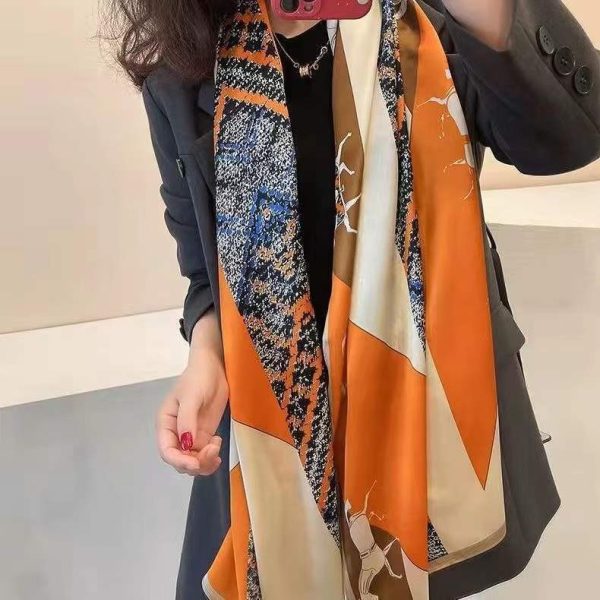 2022 new spring brocade silk scarf high-end European version of artificial silk scarf women's scarf shawl live supply