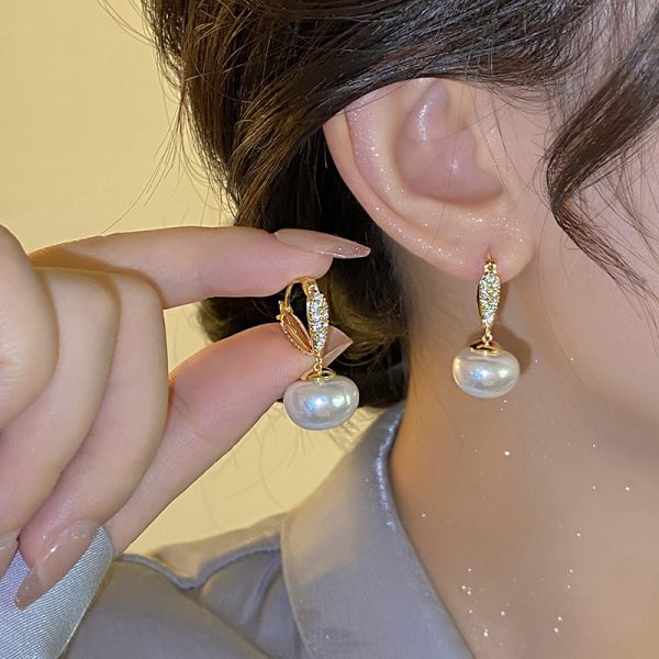 Light luxury love versatile earrings female niche design high-end temperament earrings new fashionable and unique French earrings - Image 2