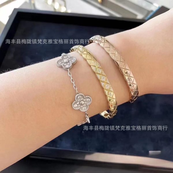 Small fragrance bracelet diamond plaid plated thick 18K rose gold bracelet niche design personalized hand jewelry factory direct sales - Image 2