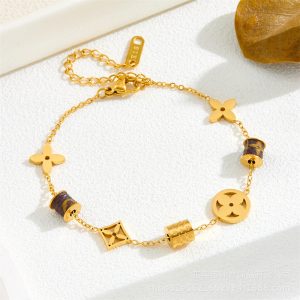 Four-leaf clover titanium steel small waist bracelet is fashionable and elegant, non-fading, adjustable, light luxury, temperament, cold bracelet women