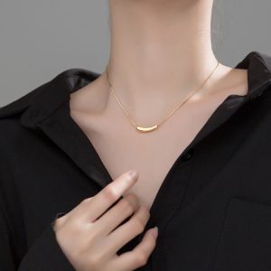 Water drop jewelry necklace women's titanium steel collarbone chain ins simple niche design sense geometric Internet celebrity new in 2023