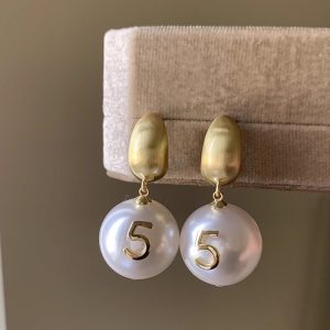 French light luxury pearl digital earrings women's 2024 new trendy earrings niche design high-end light luxury earrings