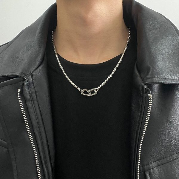 Simple double ring buckle titanium steel necklace men's cold style niche sense of luxury, street hip-hop clavicle chain couple accessories tide - Image 2