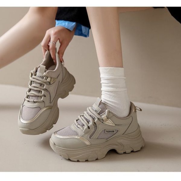 Stepping on black sneakers women's spring 2024 new versatile dad shoes non-slip work shoes women - Image 2