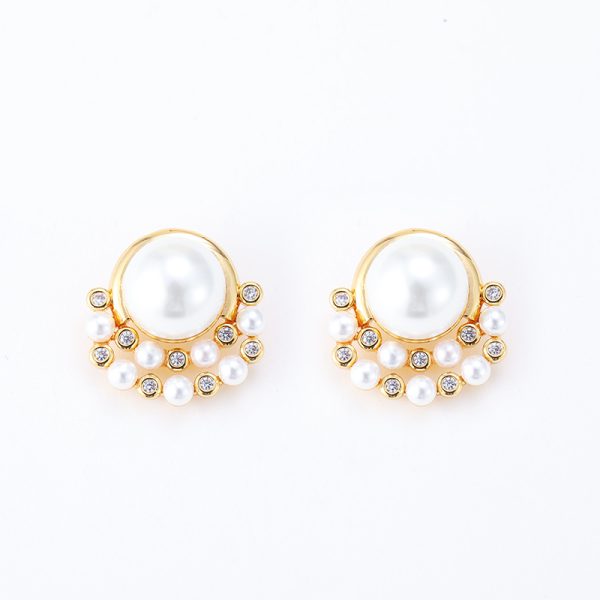 French simple retro pearl stud earrings, 925 silver needles, micro-inlaid zirconia, versatile, small fragrance earrings, light luxury and high-end - Image 5