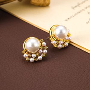 French simple retro pearl stud earrings, 925 silver needles, micro-inlaid zirconia, versatile, small fragrance earrings, light luxury and high-end