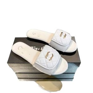 The top version of the small fragrance schoolbag buckle Ling extra wear sandals, women's flat block heel, fashion retro slippers tide
