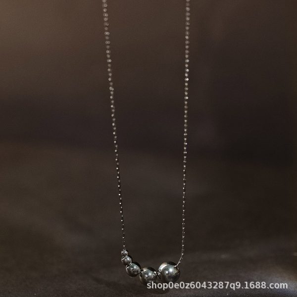 European and American simple five blessing gold bead necklace women's non-fading, high-end sense of cold, wind-plated 18k gold, temperament, trendy accessories - Image 4