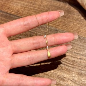 New minimalist water drop necklace women's collarbone chain temperament light luxury niche high-end simple and versatile Valentine's Day gift