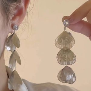 French light luxury drop gemstone earrings, ultra-sparkling diamond-encrusted retro court style earrings, fashionable personality, niche earrings