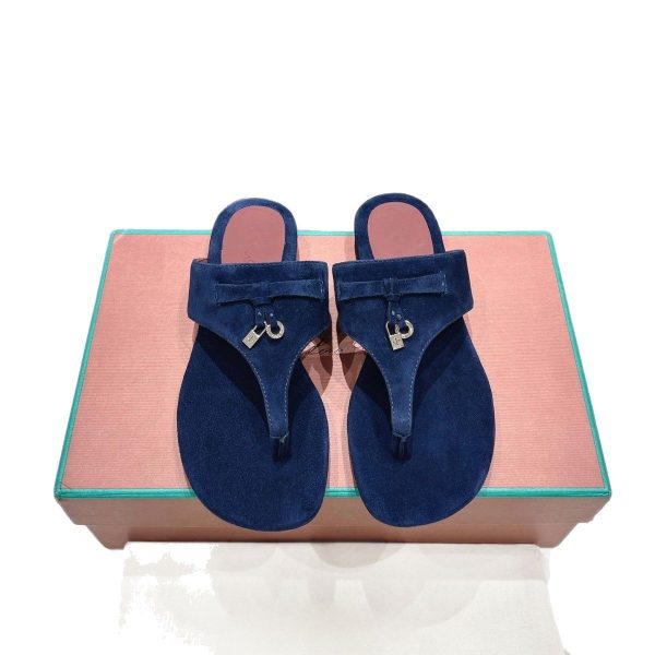 2025 New High Edition LP Summer Retro Sheep King Leather Strap Flat Slippers Shoes Women's Toe Lock Pendant Flip Flops - Image 5