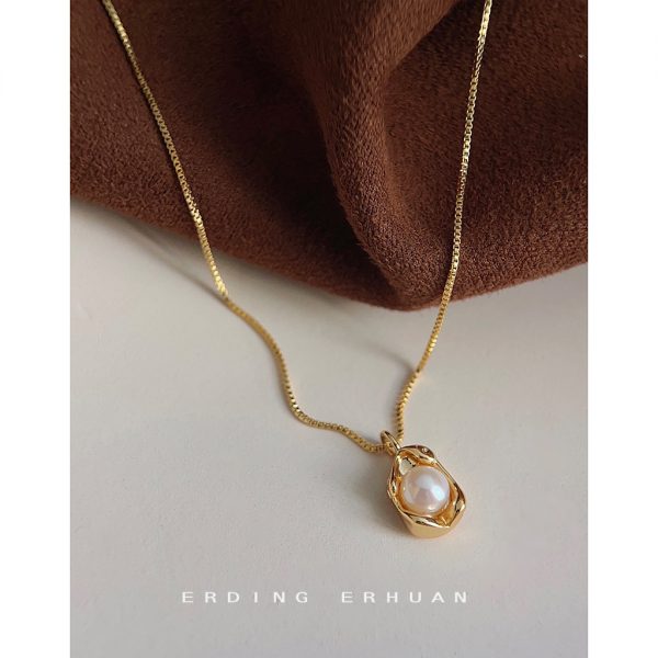 French fava bean freshwater pearl necklace plated 14K gold bowl pearl pendant niche fashion high-quality clavicle chain women - Image 3