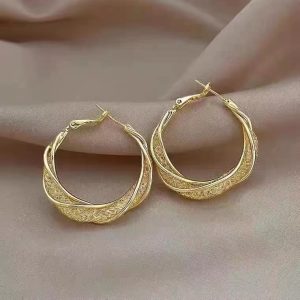 French simple crystal hollow winding circle earrings 2023 new feminine high-end earring buckle earrings