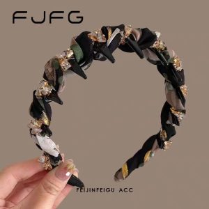 2025 Internet celebrity new hairpin headband, feminine temperament, diamond-inlaid skull top headdress, versatile hair pressure and face washing headband
