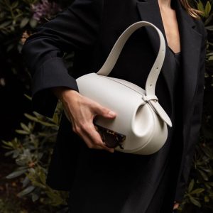 Niche popular bags 2024 crossbody bags casual and versatile three-dimensional ladies armpit small round bag baguette bag hand bag