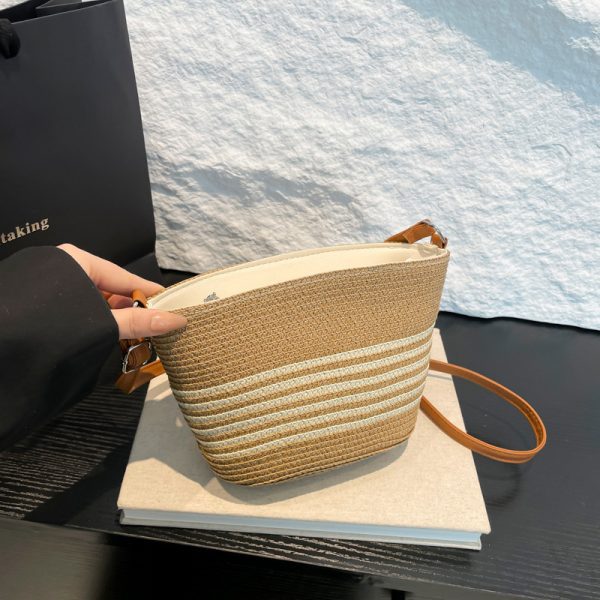 Spring popular vacation style straw woven bucket woven bag women's seaside large capacity versatile shoulder crossbody bag fashion - Image 4