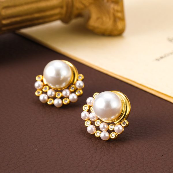 French simple retro pearl stud earrings, 925 silver needles, micro-inlaid zirconia, versatile, small fragrance earrings, light luxury and high-end