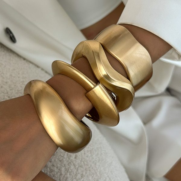 Cross-border punk style women's bracelet women's wide spring buckle Bracelet hand ornament irregular metal bracelet bracelet