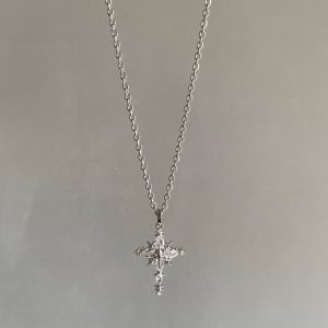 Cool feeling ice through snowflake cross zircon necklace female sweet cool style Korean personality four-pointed star titanium steel collarbone chain