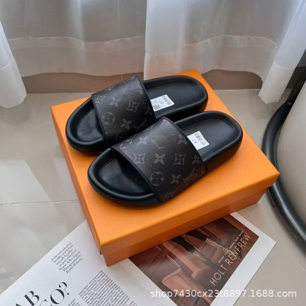 Foreign trade L home new letter embossed slippers men's 2024 spring and summer flat-bottomed top layer cowhide versatile slippers women - Image 4