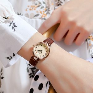 GEDI Gothic Fashion Girls Watches French Retro Temperament Small Square Quartz Color Diamond Small Plate Wholesale Women's Watches