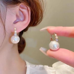 Pearl earrings 2024 new hot high-end sense light luxury high-end French square round face 2024 earrings stud pendant women