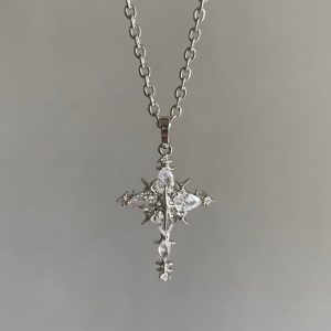 Cool feeling ice through snowflake cross zircon necklace female sweet cool style Korean personality four-pointed star titanium steel collarbone chain