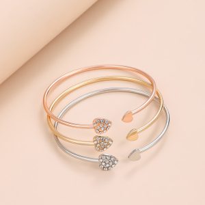 Cross-border ins style women's love open bracelet design creative retro simple lucky 8 figure bracelet three-piece set