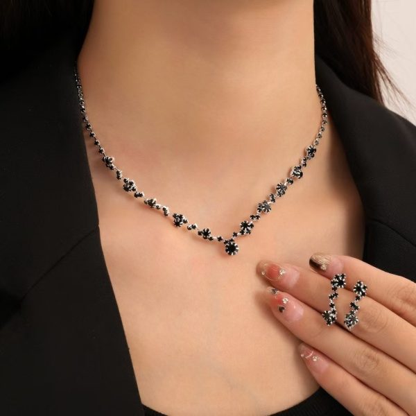Cross-border exquisite 2-piece set full diamond necklace earrings bridal jewelry women's evening dress accessories fashionable explosive light luxury - Image 3