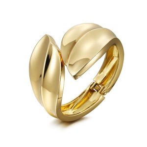 European and American fashion women's bracelets have exaggerated personalities, symmetrical leaves, large glossy high-quality hand accessories, and factory spot direct sales