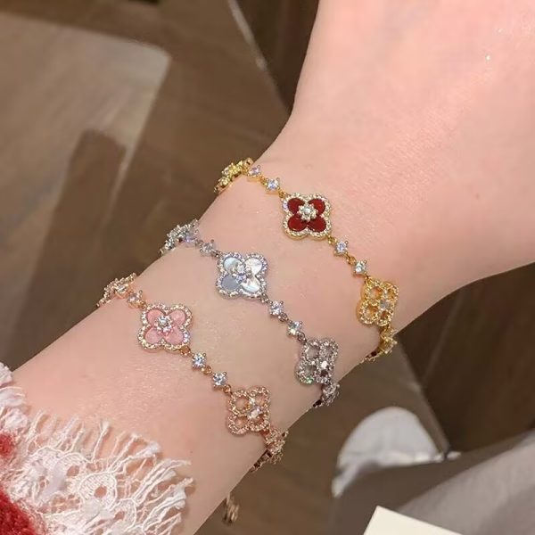 [Qi Dream Flower Oath] golden sense lucky four-leaf clover bracelet delicate white light luxury French adjustable hand ornament women - Image 3