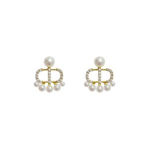 "French Girl" insomnia mermaid CD pearl earrings female stud earrings French vintage high-end small fragrance ear clips