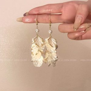 Petal tassel pearl earrings 2025 new hot high-end light luxury earrings earrings French temperament earrings women