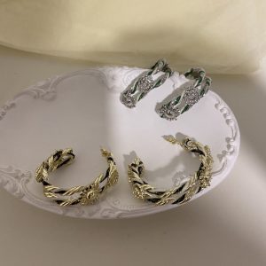 French niche design sun C ring earrings simple and high-end sense of hollow French retro circle women