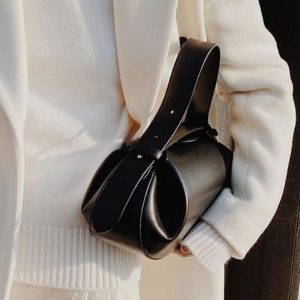 Niche popular bags 2024 crossbody bags casual and versatile three-dimensional ladies armpit small round bag baguette bag hand bag